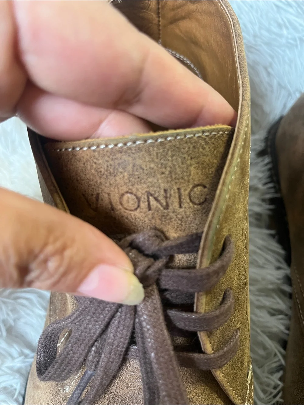 Vionic Men's Brown Leather Chukka Boots
